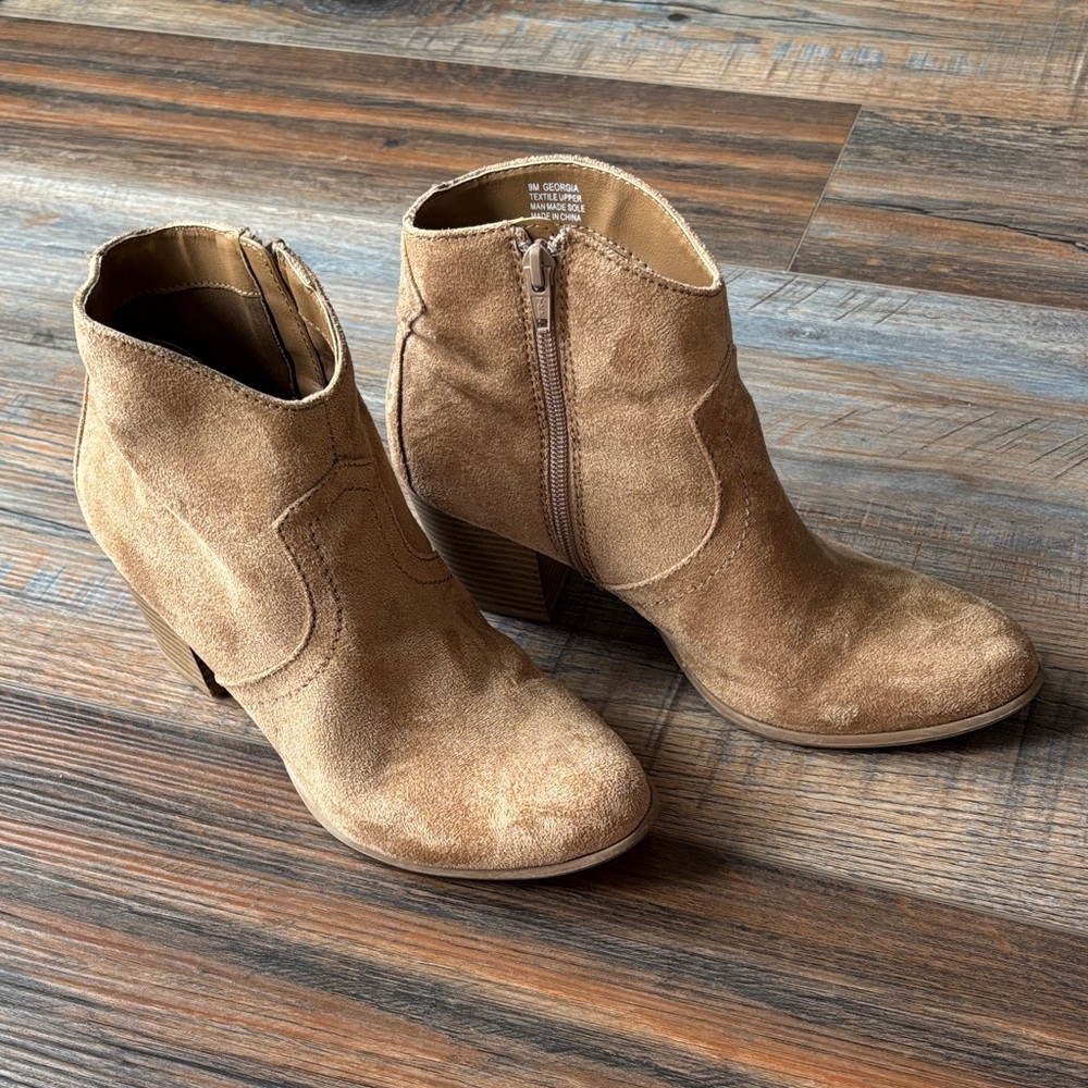 Dress Barn Suede Tan Ankle Boots